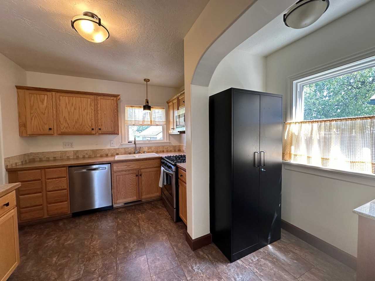 2910 W Gardner Ave - Photo 7 of 25