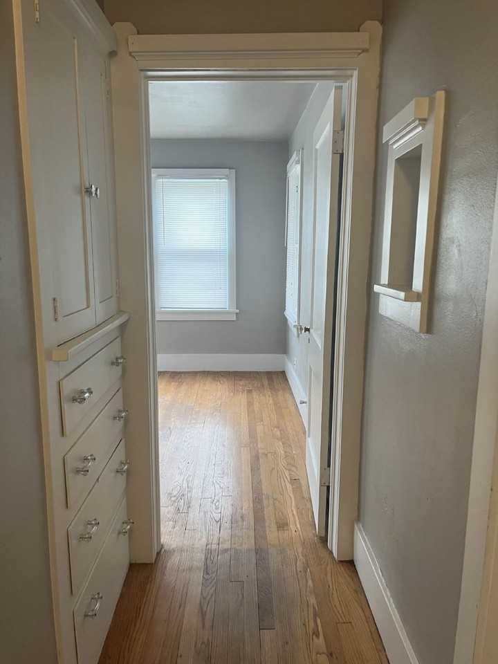 1141 Northwest 43rd Street - Photo 3 of 17