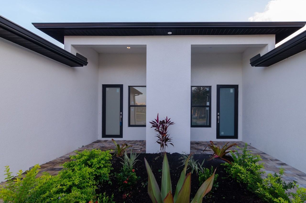 260 Southwest 3rd Terrace - Photo 2 of 27