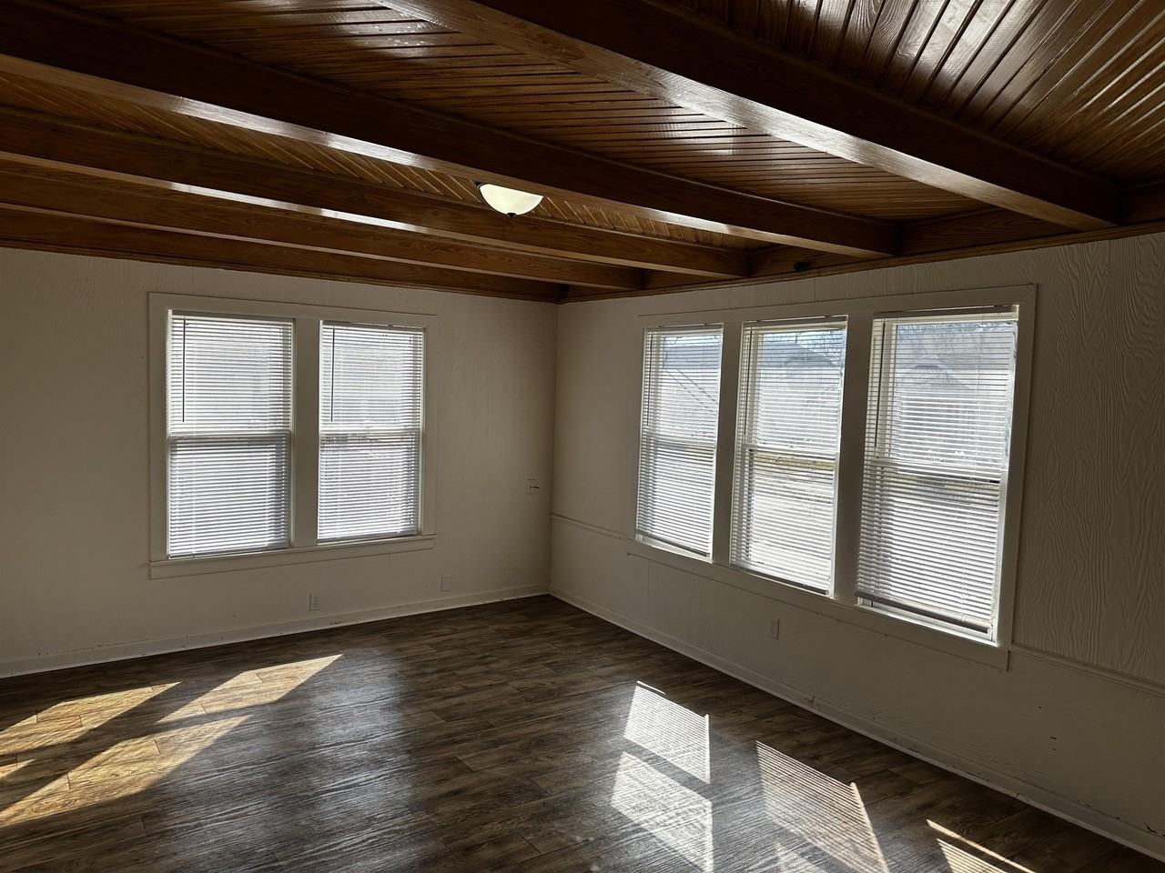 Sycamore St 1406 - Photo 2 of 5