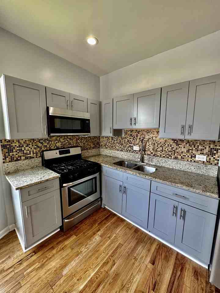5518 South Wells Street - Photo 2 of 17