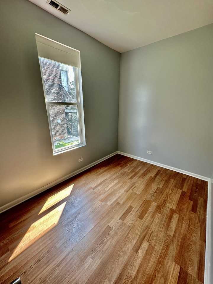 5518 South Wells Street - Photo 7 of 17