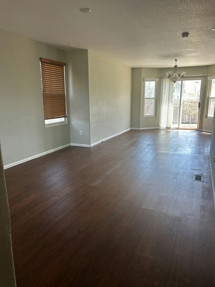 20256 E College Pl - Photo 2 of 15