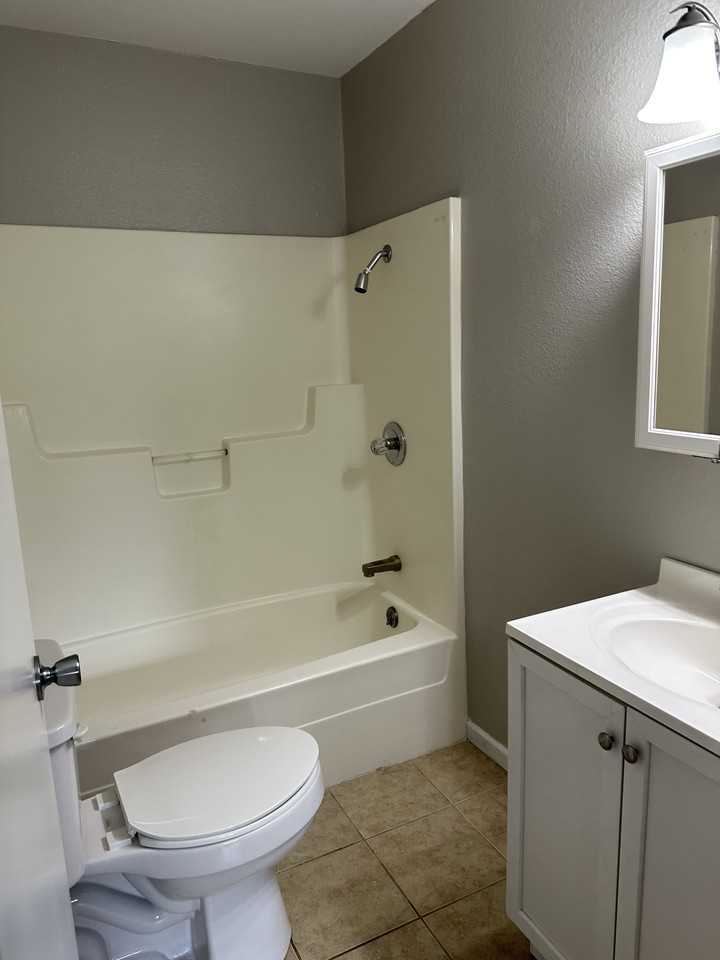 252 Highway W - Photo 2 of 4