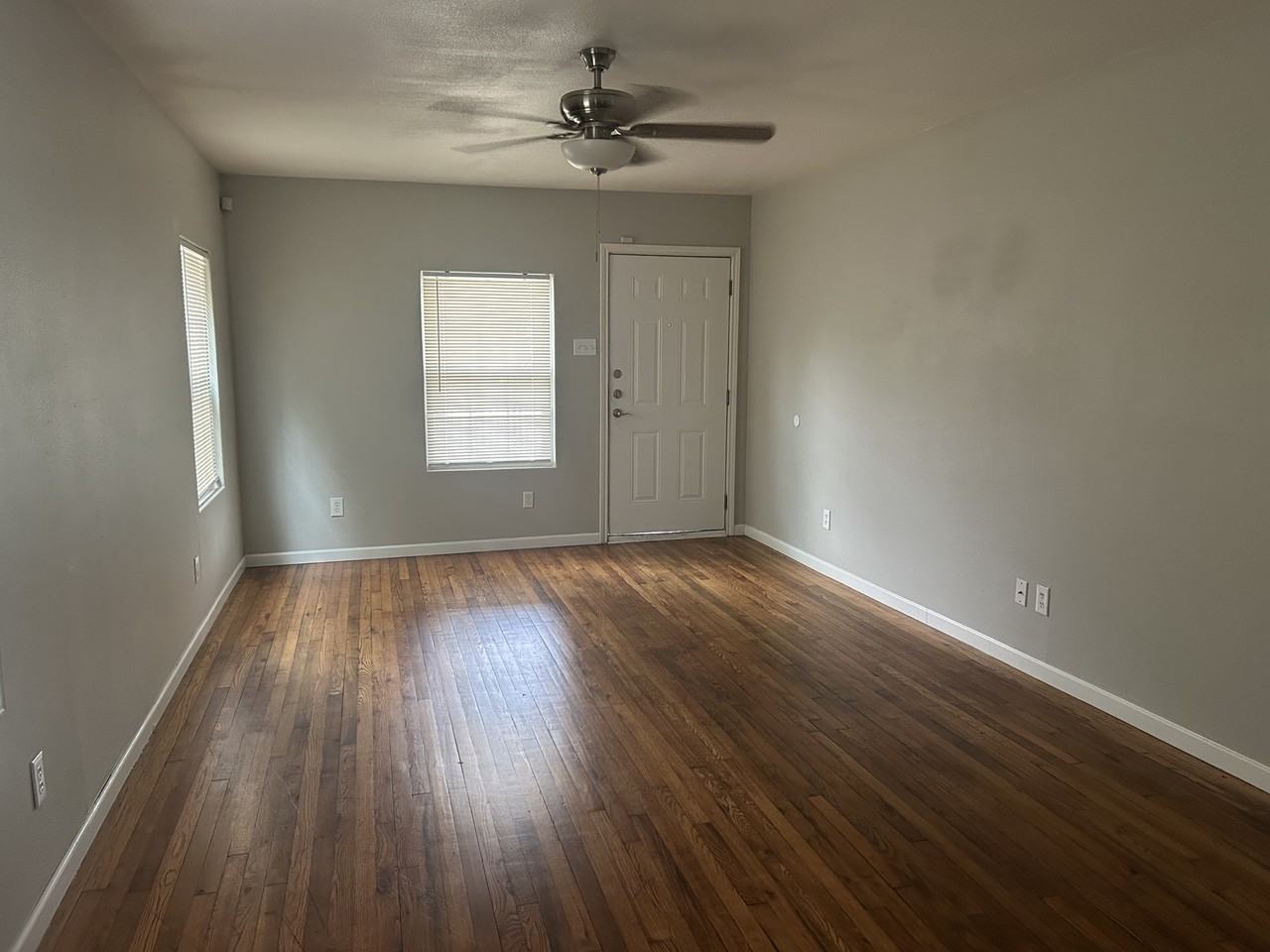 1336 West Ridgewood Court - Photo 2 of 16