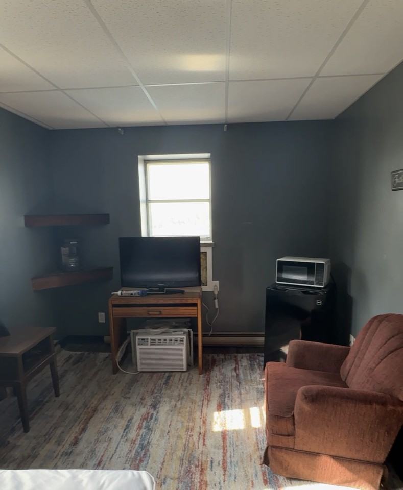 301 W Adams Street - Photo 4 of 6