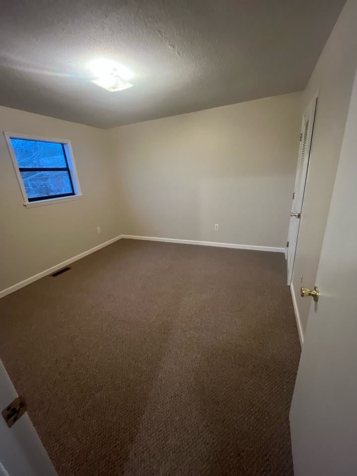 Carriage Place Apartments - Photo 2 of 13