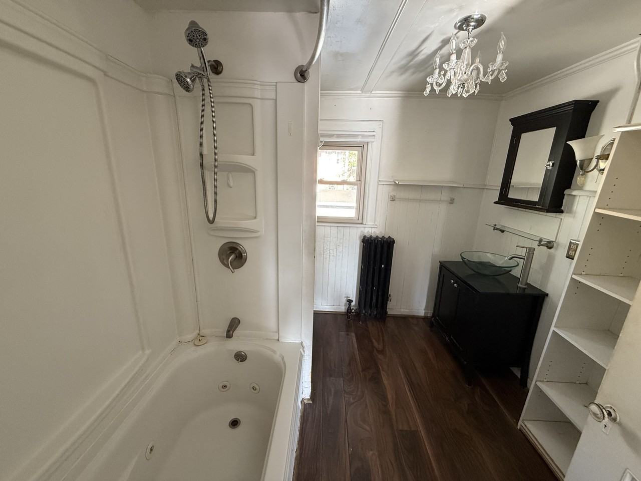 526 W Seneca St - Photo 4 of 7