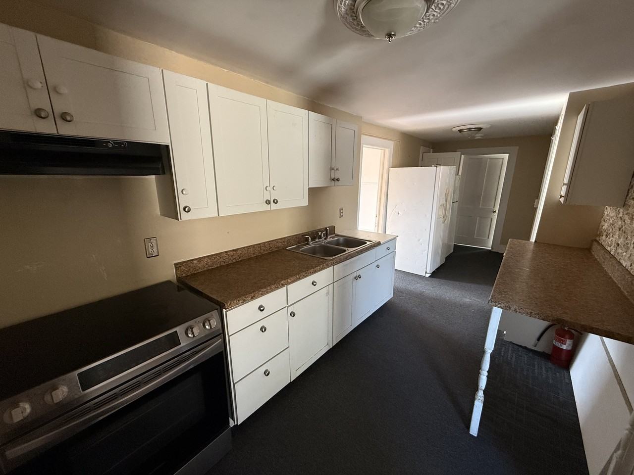 526 W Seneca St - Photo 6 of 7