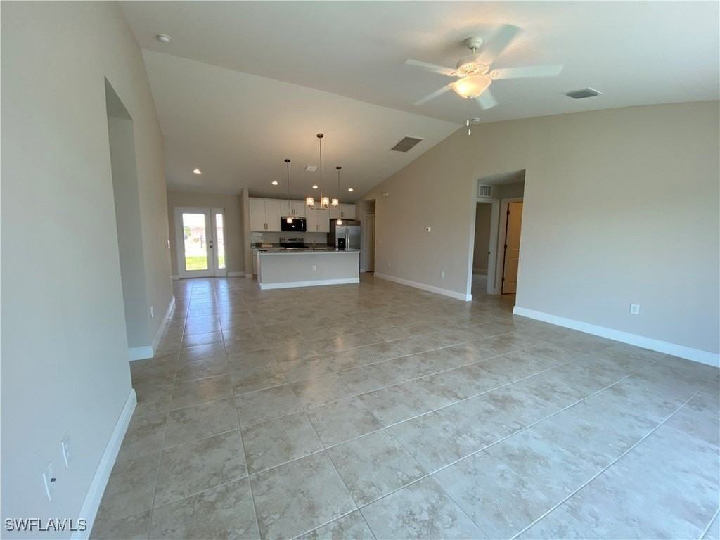 1000 Ne 44th Ln - Photo 4 of 18