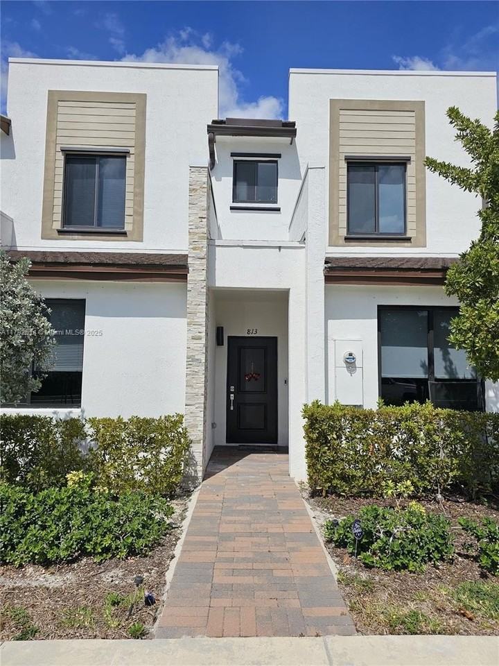 813 Northeast 211th Street