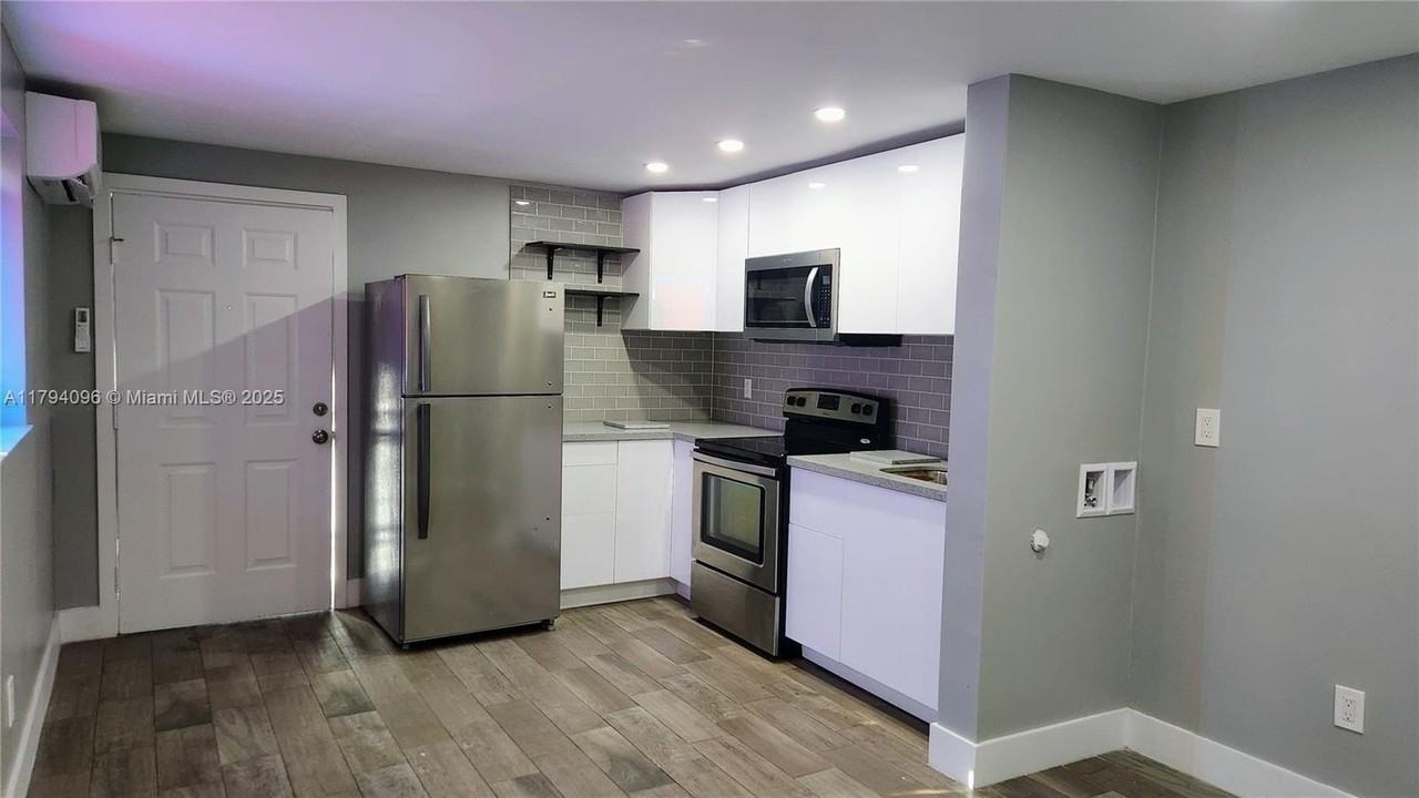 2489 Sw 11th St #2 - Photo 3 of 18