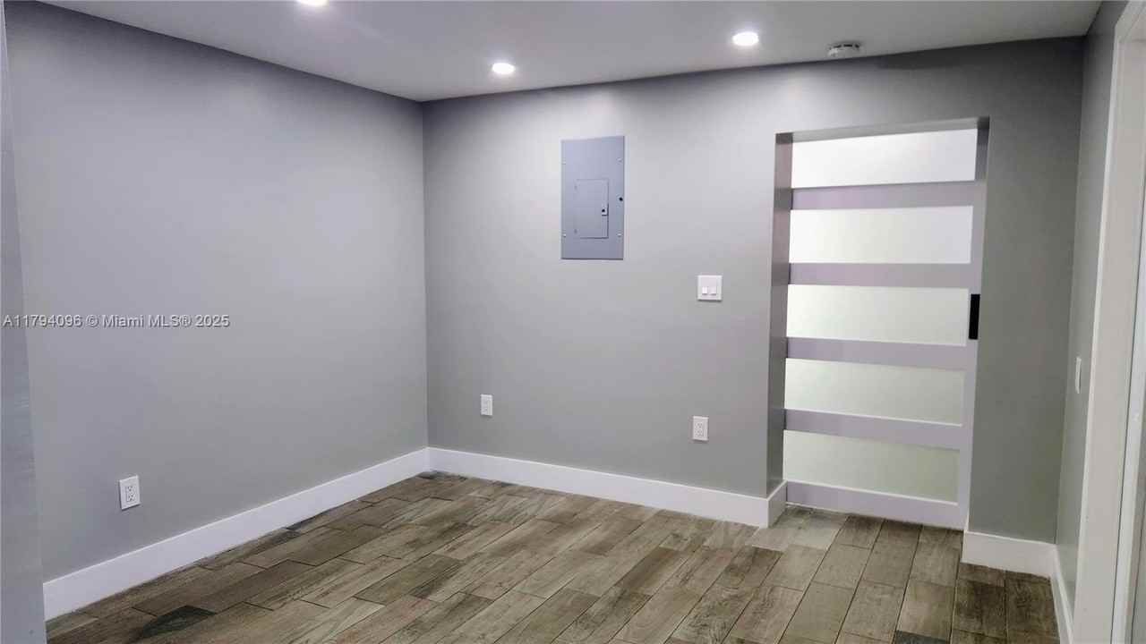 2489 Sw 11th St #2 - Photo 5 of 18