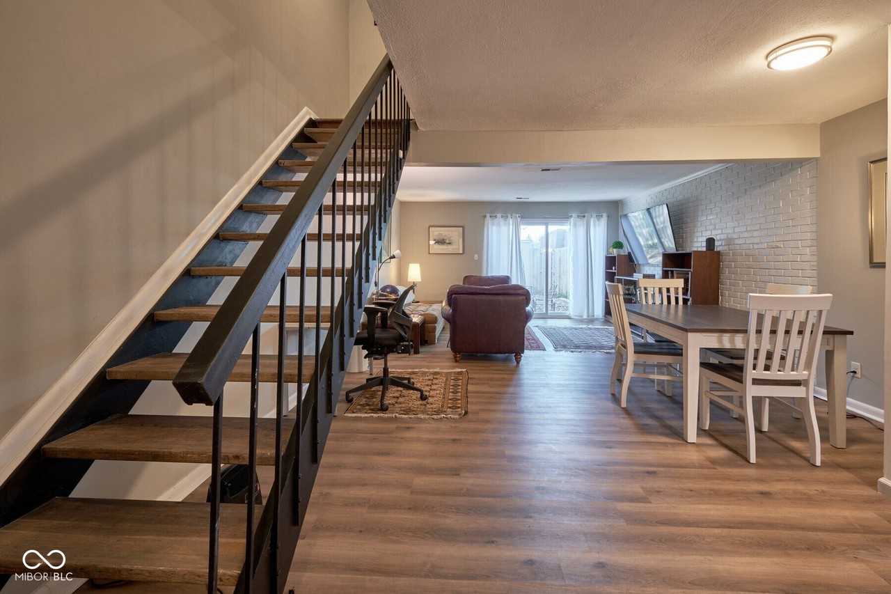 7458 Country Brook Dr - Photo 2 of 8