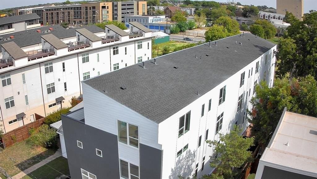 4210 Roseland Ave - Photo 3 of 40