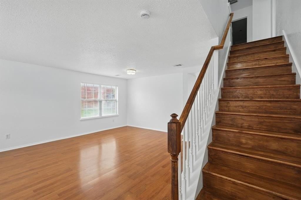 4271 Cave Cove Court - Photo 4 of 38