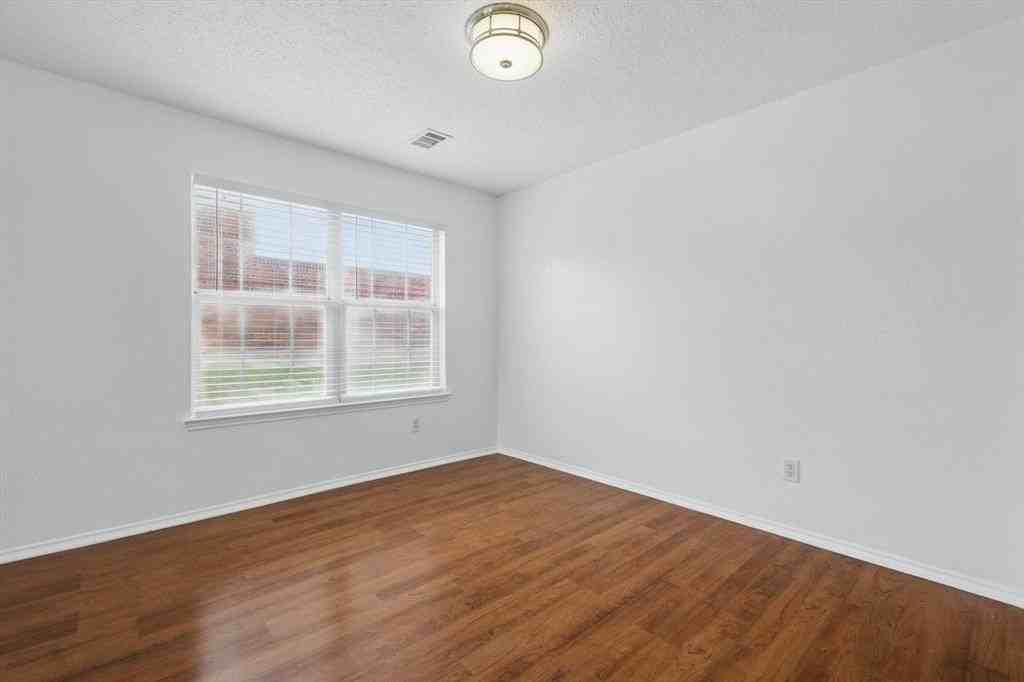 4271 Cave Cove Court - Photo 6 of 38