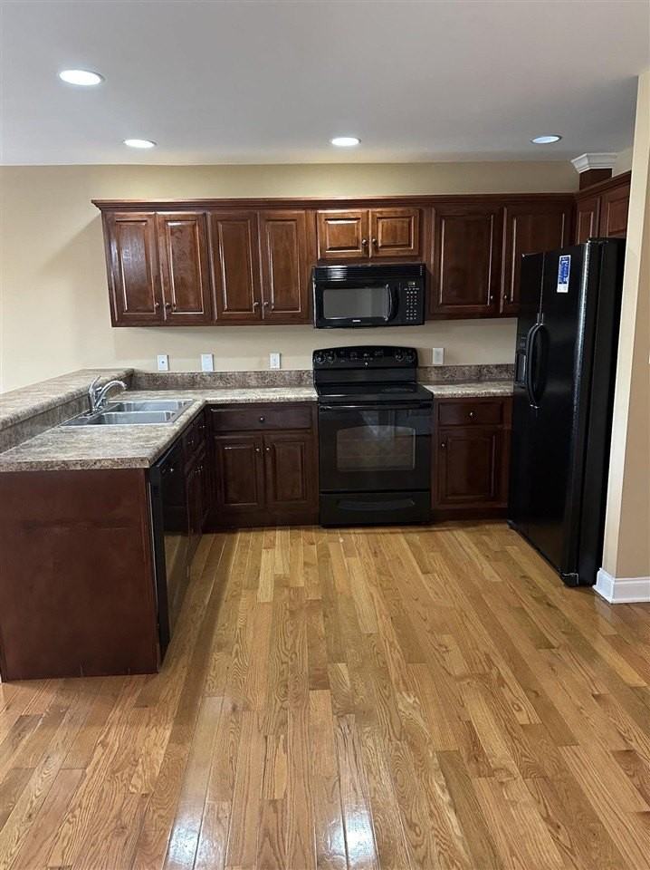 226 Spring Creek Ave - Photo 3 of 15