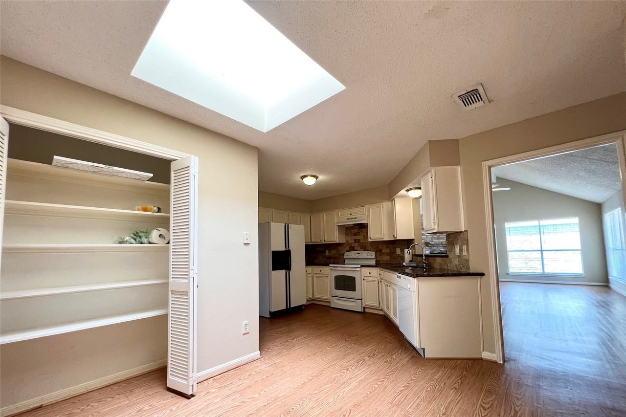 3511 Palm Grove Dr - Photo 5 of 19