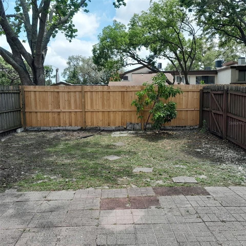 2085 Sunset Grove Ln - Photo 3 of 16