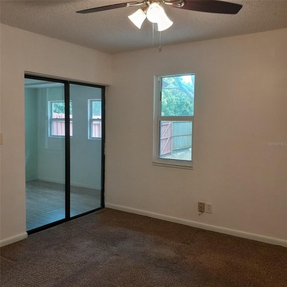 2085 Sunset Grove Ln - Photo 7 of 16