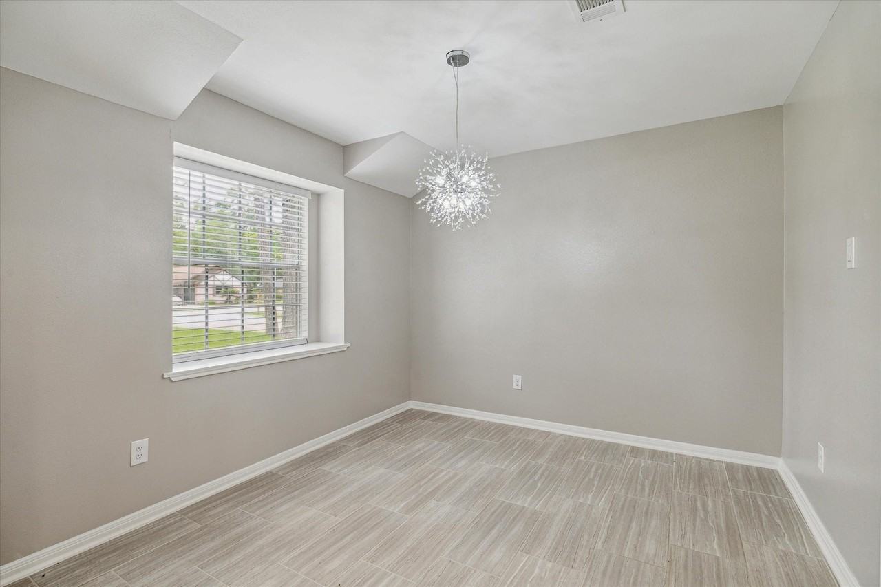 13910 E Cypress Forest Dr - Photo 7 of 25