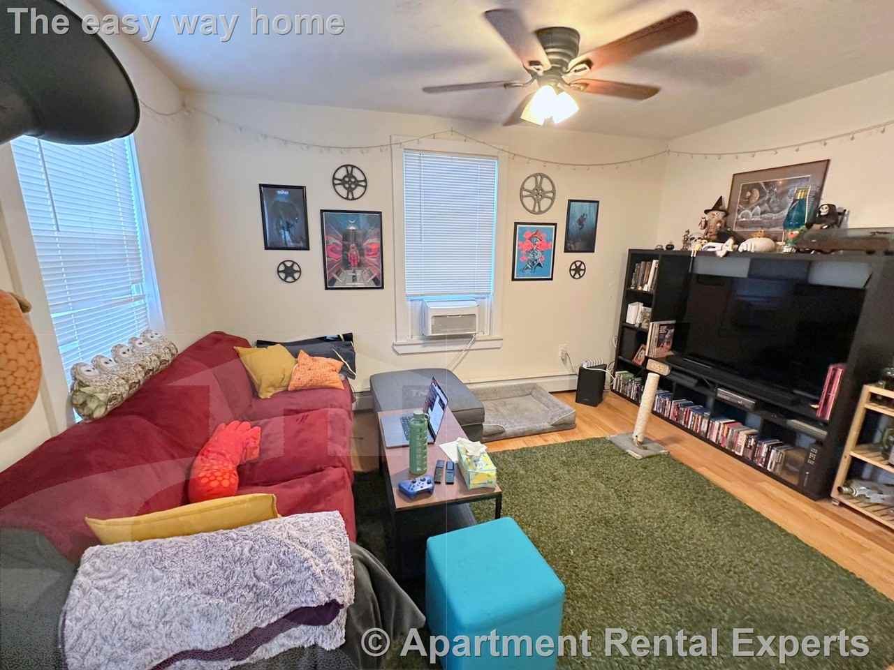 387 Columbia St - Photo 3 of 20