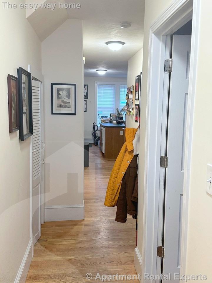 387 Columbia St - Photo 6 of 20