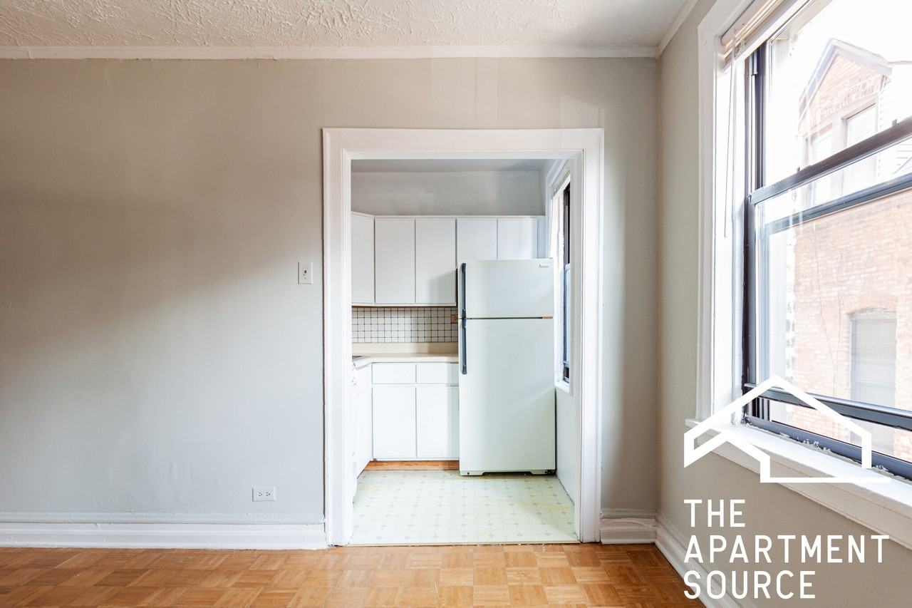 711 W Belmont Ave #311 - Photo 2 of 11