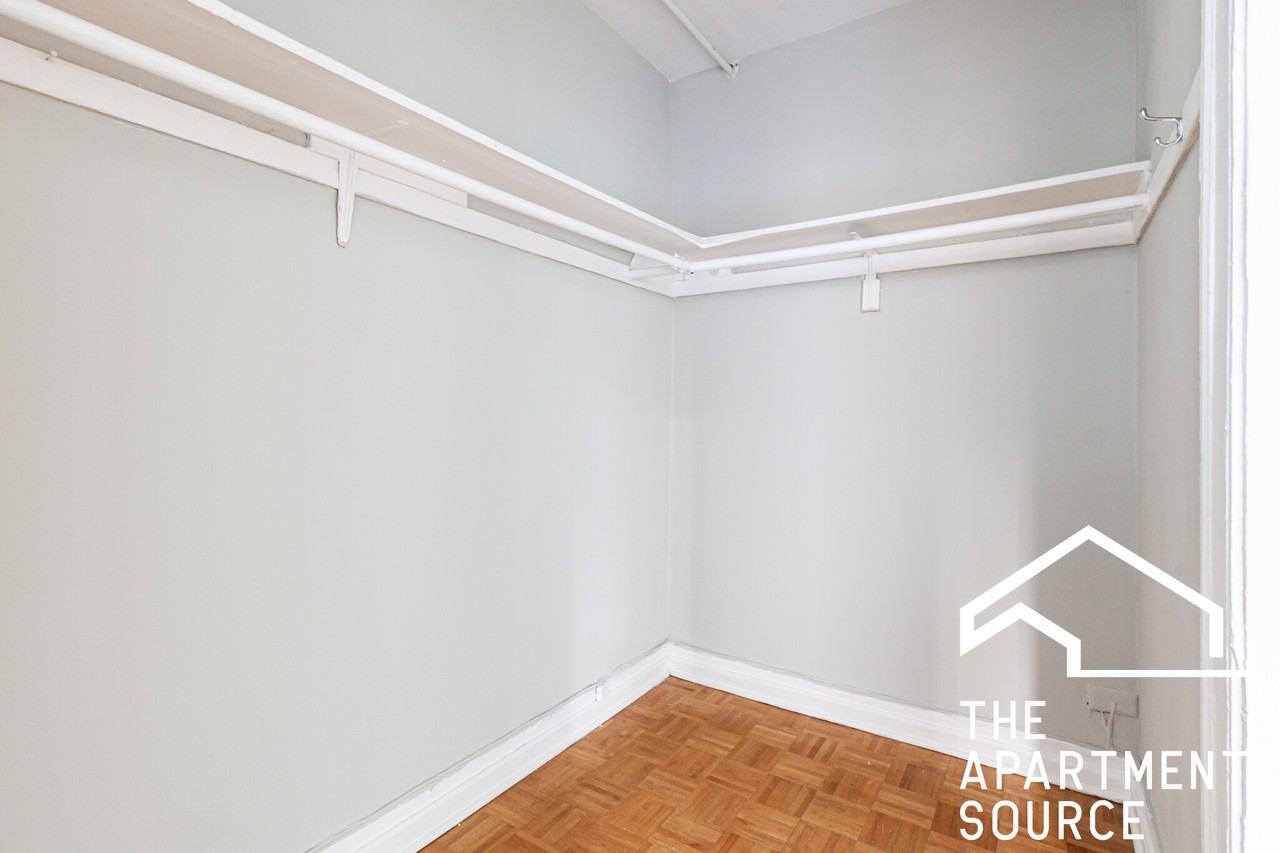 711 W Belmont Ave #311 - Photo 6 of 11