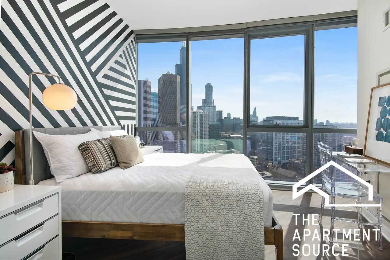 727 W Madison St - Photo 7 of 32