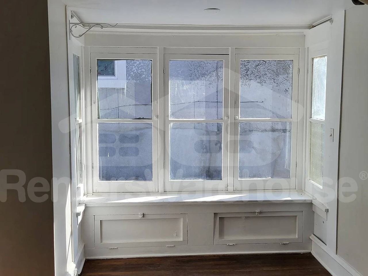 2235 Quincy St - Photo 3 of 9