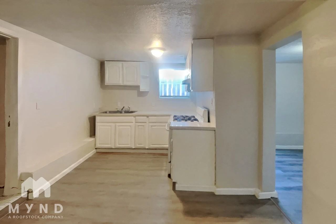 355 Henry St Unit A - Photo 2 of 12