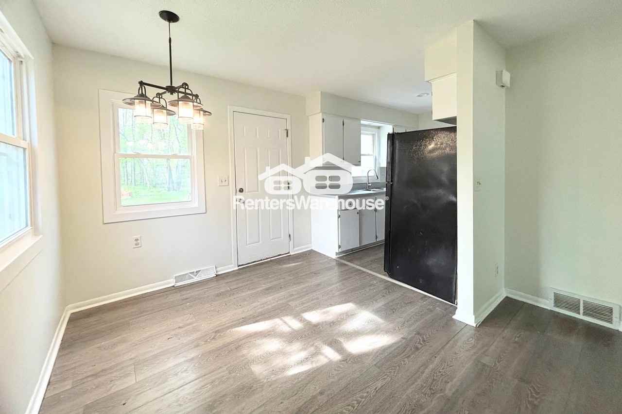 1216 Payton Ave - Photo 3 of 13