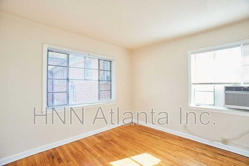 1082 Briarcliff Rd Ne #4 - Photo 3 of 9