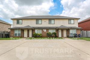 featured image of 2710 Vernice Loop Apt B #B