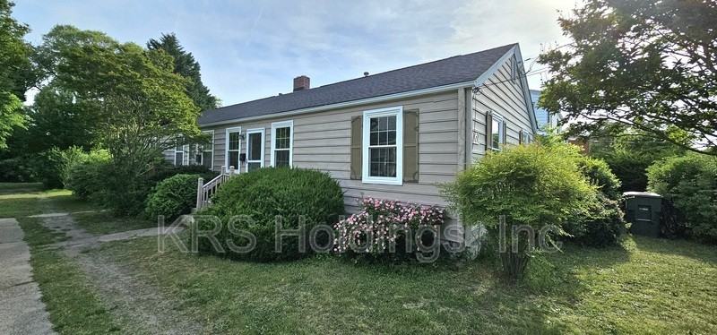 1267 Little Bay Ave - Photo 2 of 11