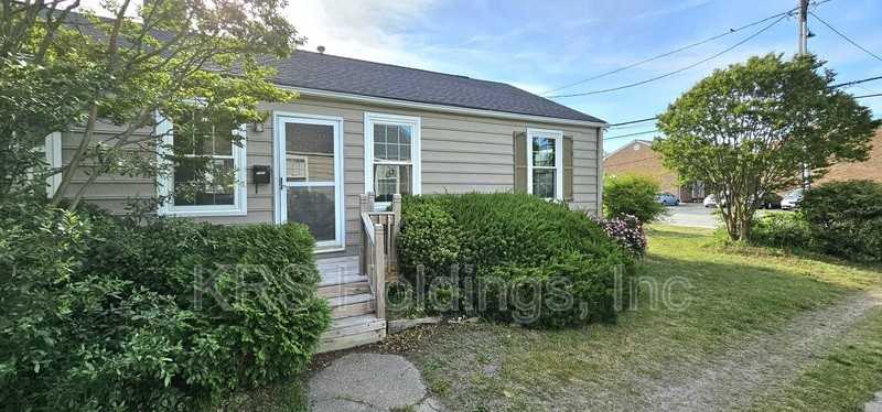 1267 Little Bay Ave - Photo 3 of 11