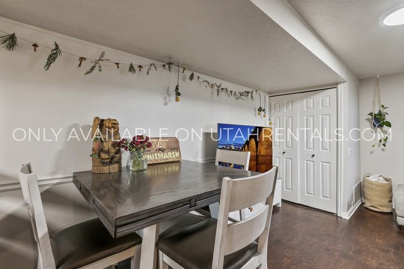 1660 Willowbrook Dr - Photo 5 of 18