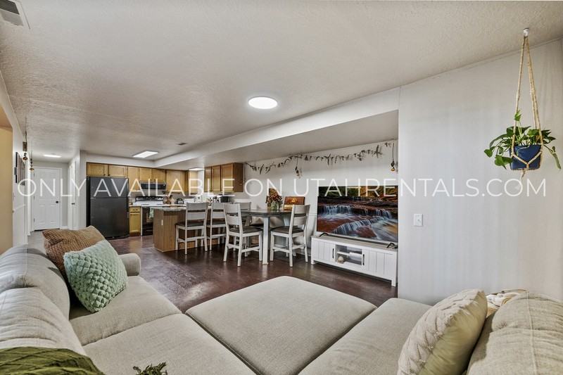 1660 Willowbrook Dr - Photo 6 of 18