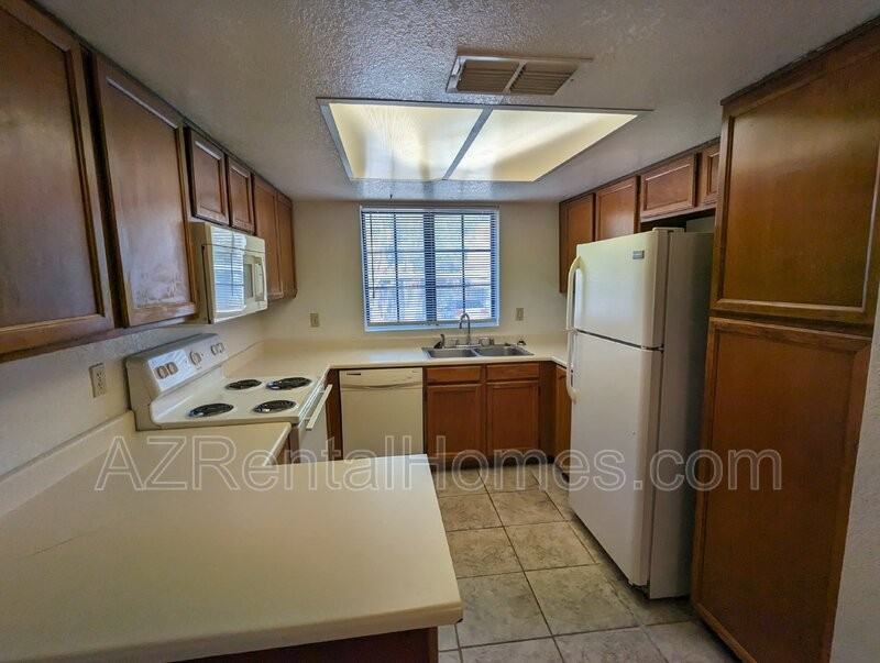 1905 E University Dr #H142 - Photo 6 of 15