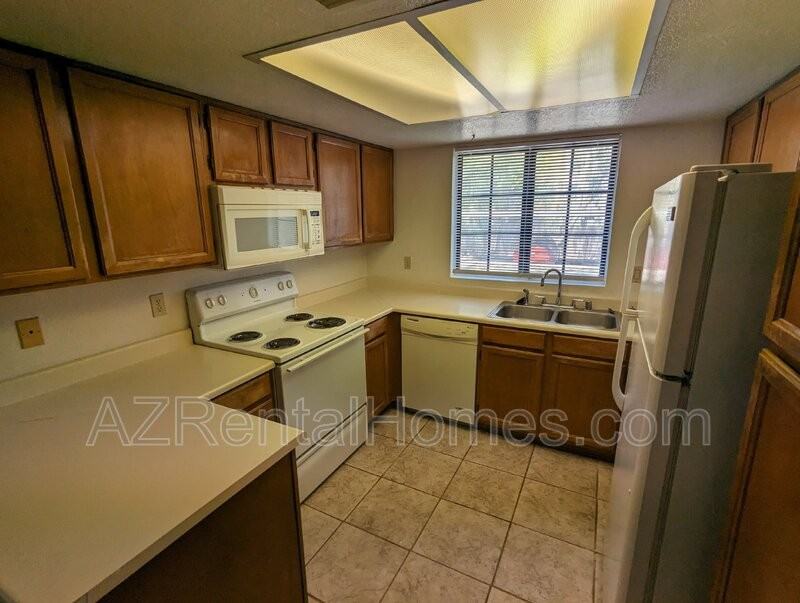 1905 E University Dr #H142 - Photo 7 of 15