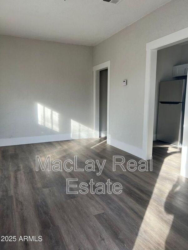 2032 W Adams St #2 - Photo 5 of 11