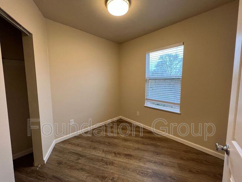 842 Davis Pl S #12 - Photo 2 of 9