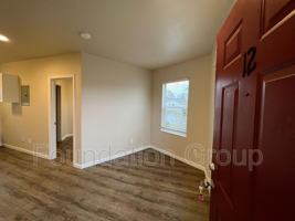 featured image of 842 Davis Pl S #12