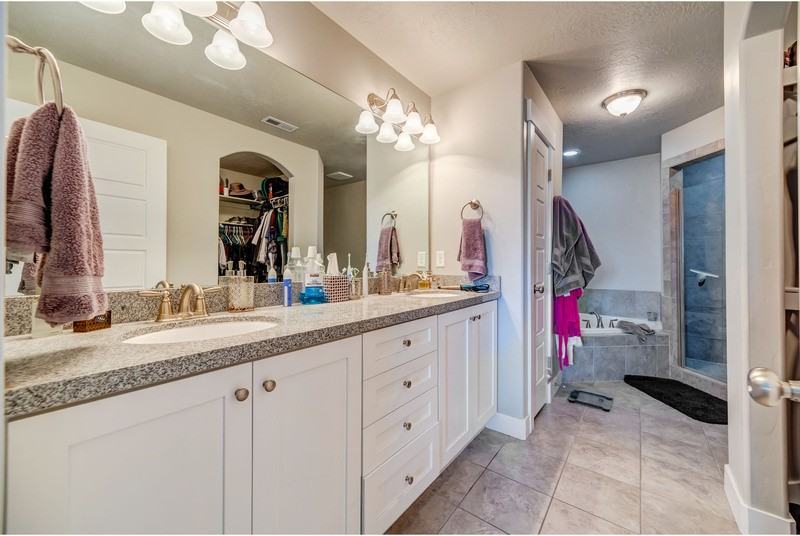 701 Sw - Photo 3 of 19