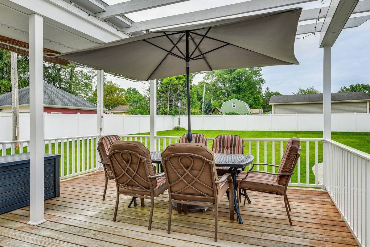 31 Maple Ave - Photo 3 of 32