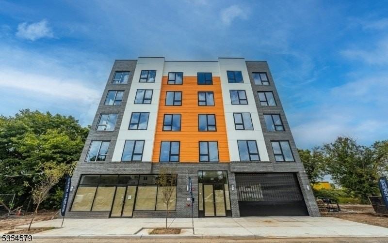 15 S 13th St #305 - Photo 2 of 14