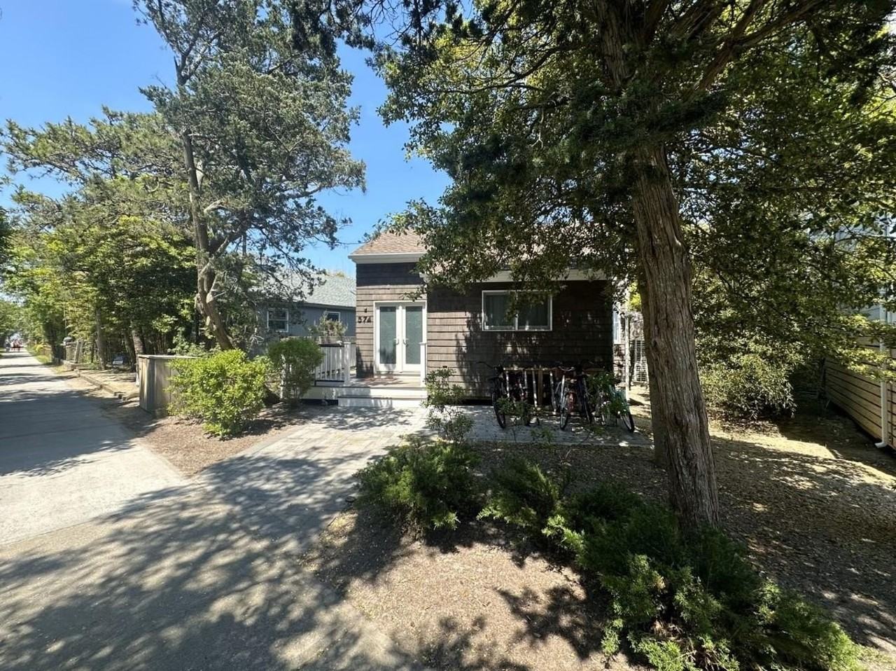 574 Bayberry Walk - Photo 2 of 15