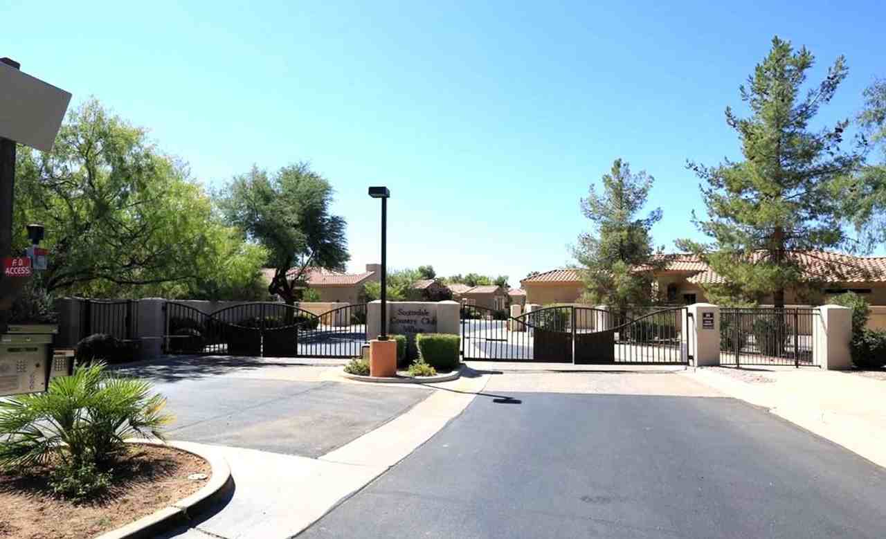 11351 N 78th St - Photo 3 of 50